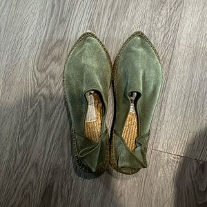 Cousu Main green flats size 38! A little mark✅